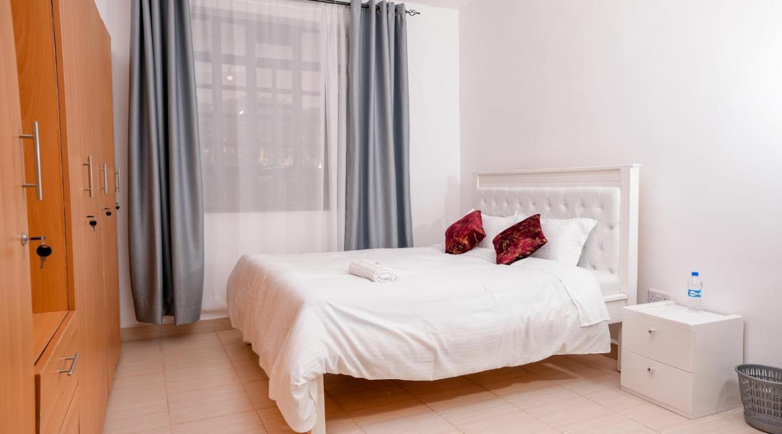 Lake Breeze Apartments 나이바샤 외부 사진