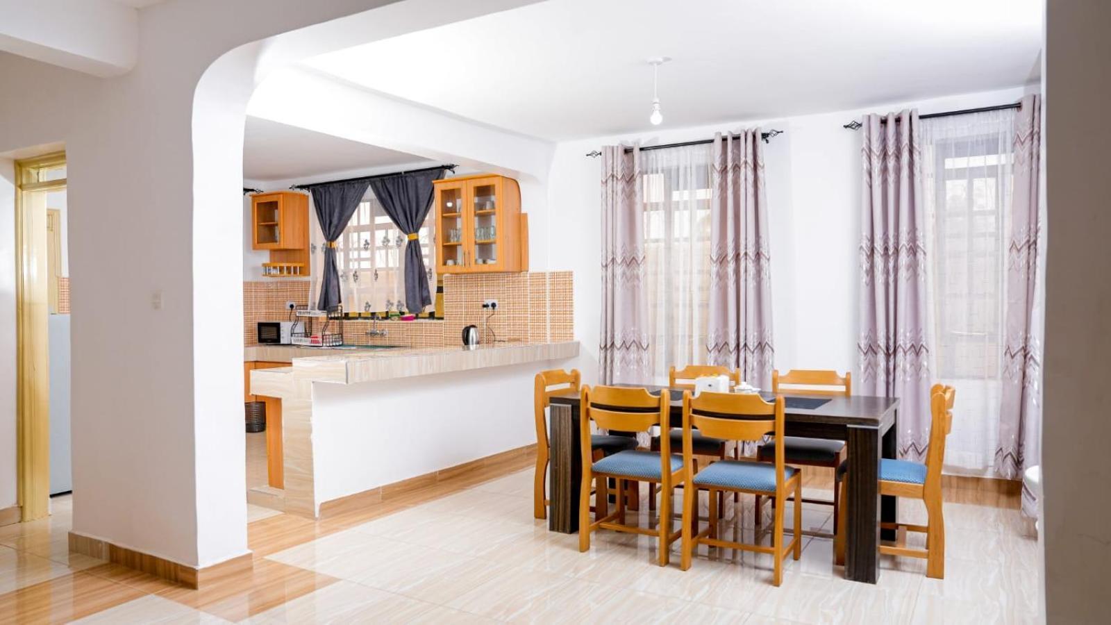 Lake Breeze Apartments 나이바샤 외부 사진