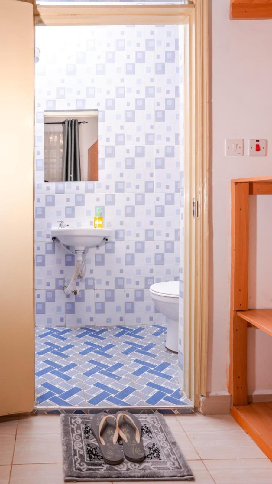 Lake Breeze Apartments 나이바샤 외부 사진