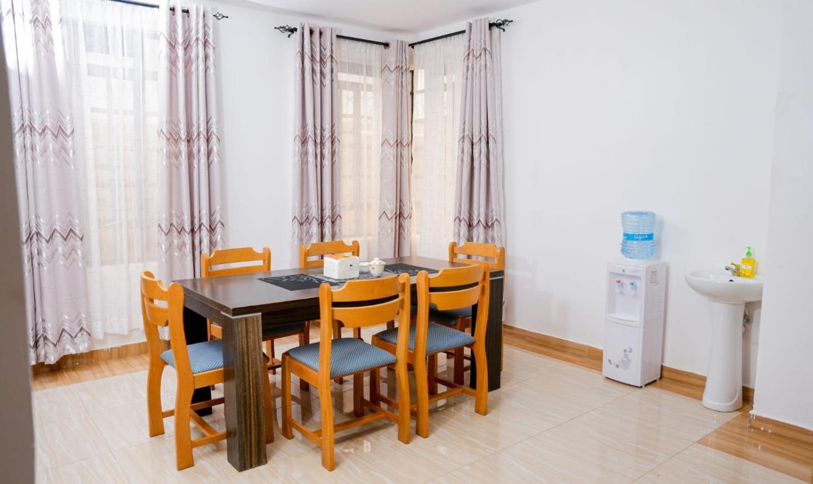Lake Breeze Apartments 나이바샤 외부 사진